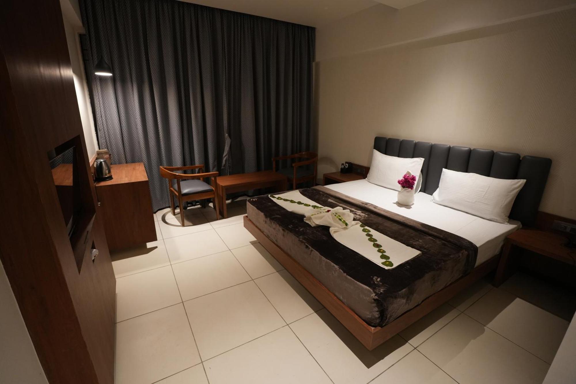 Hotel Swathi Hoszpet Kültér fotó