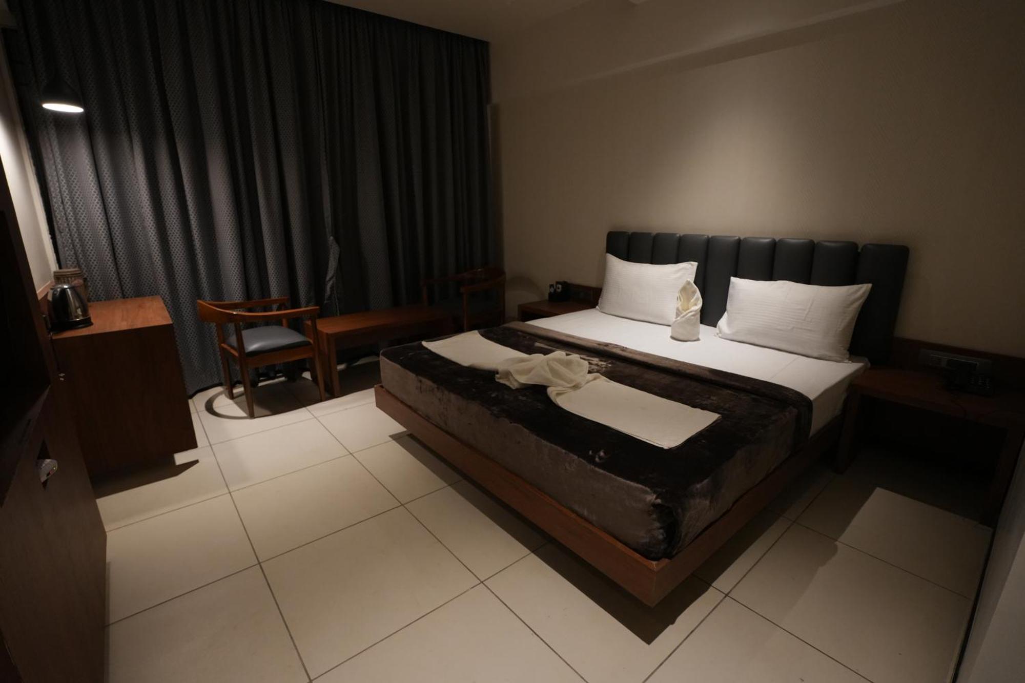 Hotel Swathi Hoszpet Kültér fotó