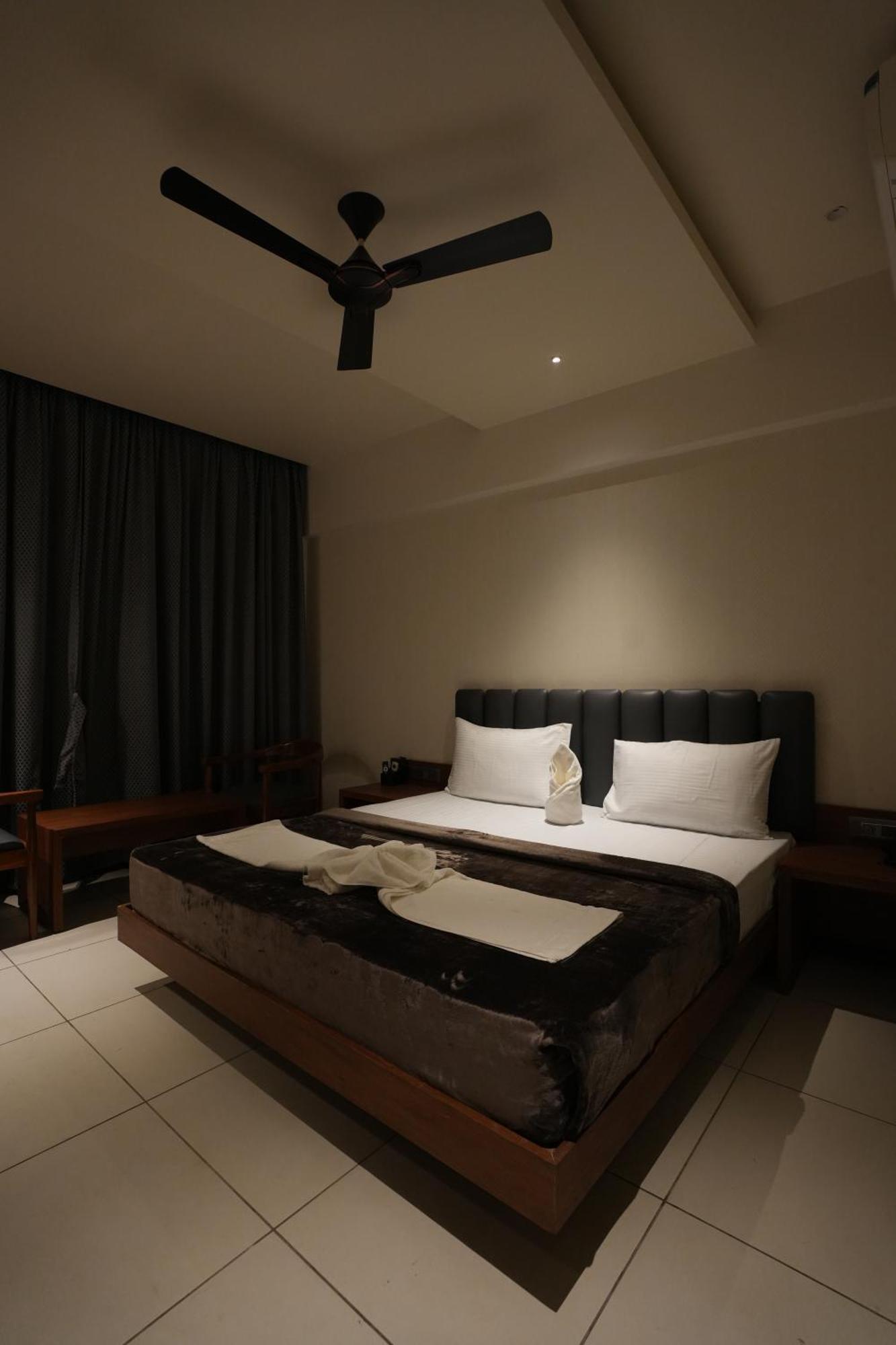 Hotel Swathi Hoszpet Kültér fotó