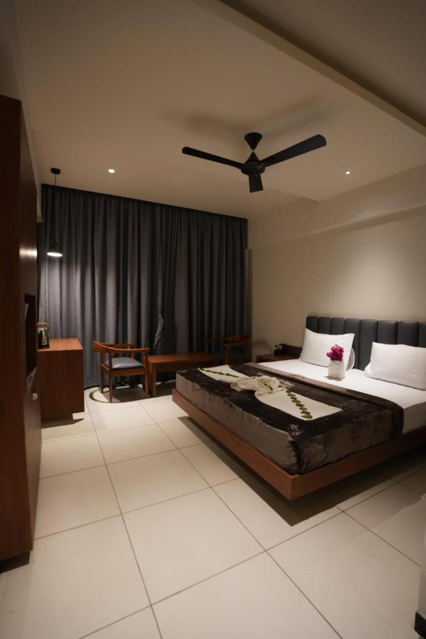 Hotel Swathi Hoszpet Kültér fotó